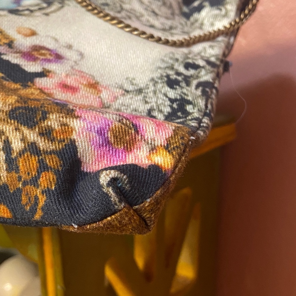 Floral Embroidered beaded Crossbody Bag - Picture 8 of 10